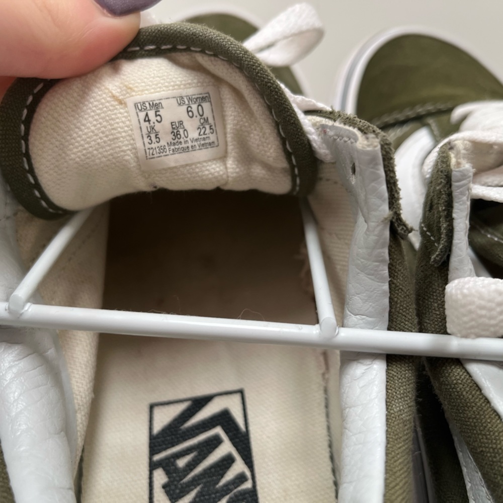 vans - Picture 2 of 3
